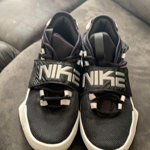 Boys Nike Future Court Size 4y